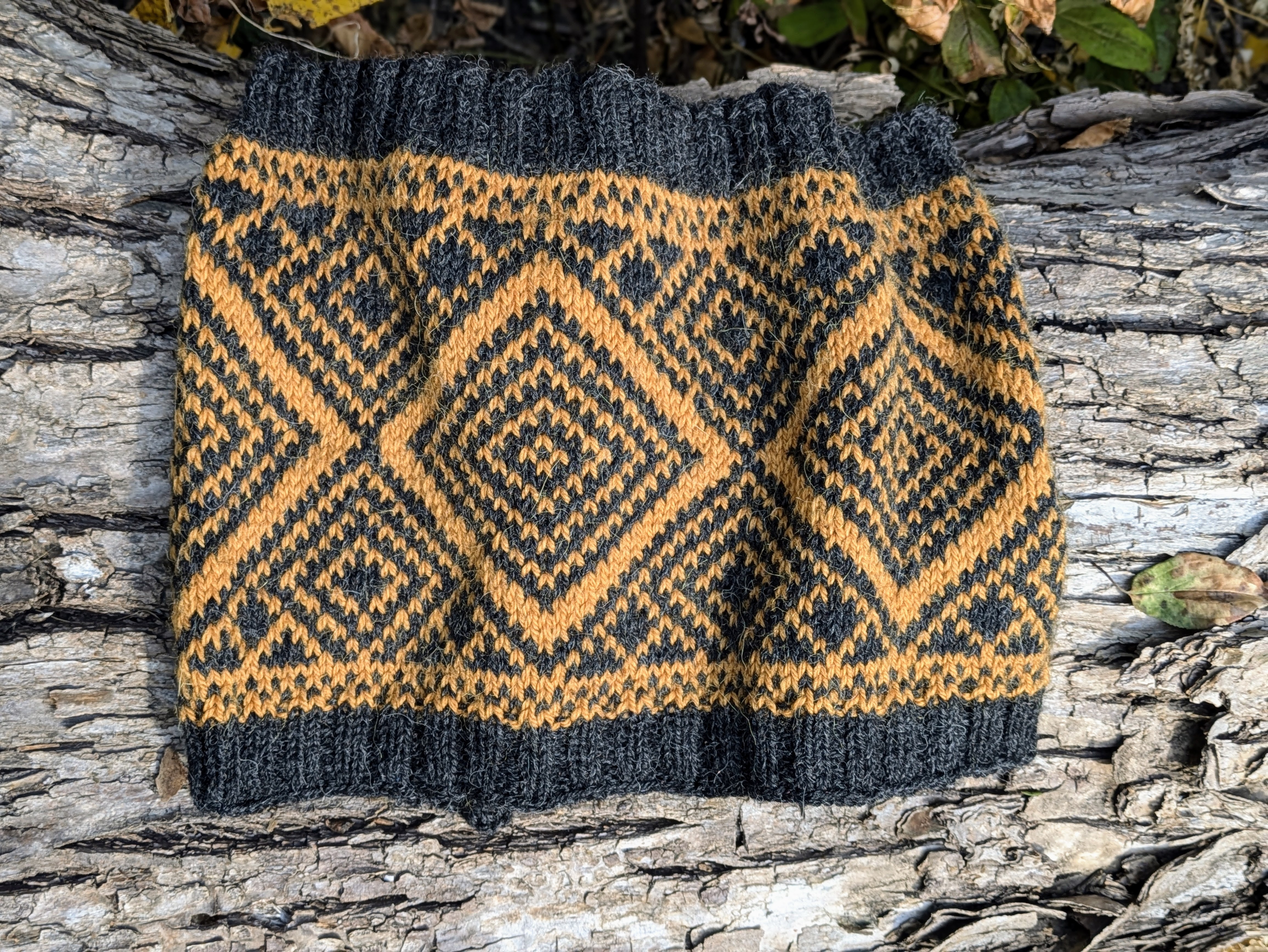 The St. Olaf College Sesqui Cowl #stolafsesquiknitting